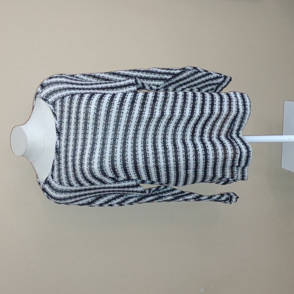 Maurices Black and White Crew Neck Sweater Size M